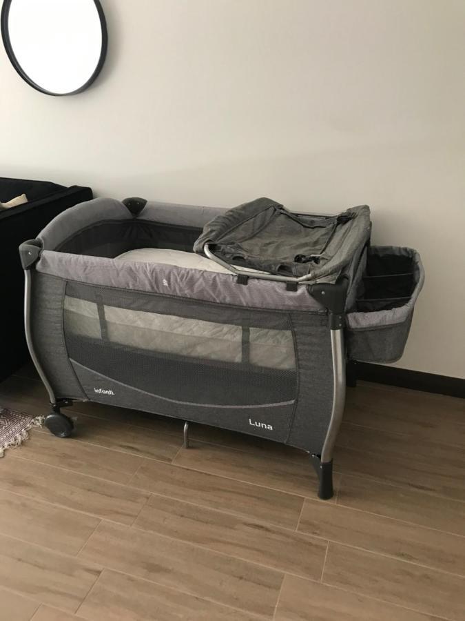 80 Metros , Costado Clinica Condes ,hasta 5 Personasn Apartment